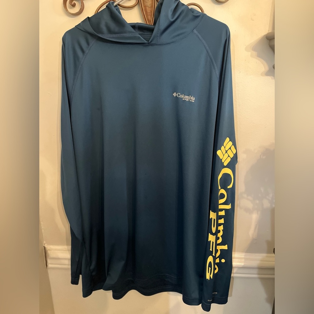Hooded Columbia PFG long sleeve